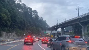 México-Toluca con avance lento tras presencia de lluvia