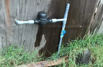 Vecinos de Chalco denuncian fugas y agua sucia en nueva red