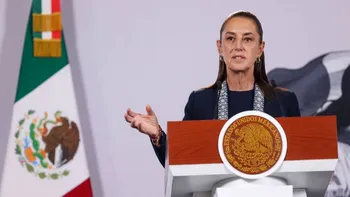 Sheinbaum afirmó que el injerencismo extranjero está relacionado con la crisis de violencia en Sinaloa. La presidenta pidió cooperación con EU, pero sin subordinación de las instituciones mexicanas.