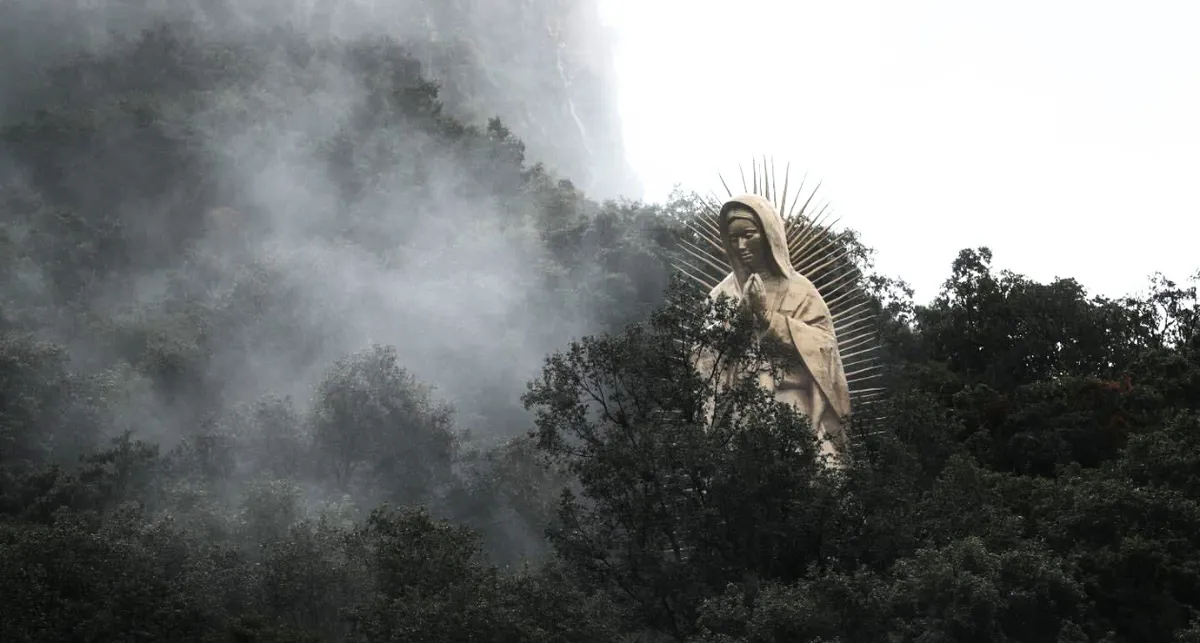 Ocuilan: Cientos de feligreses visitan a La Virgen Monumental