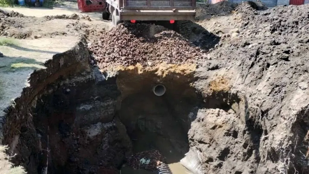 Socavones se convierten en problema permanente en Valle de Chalco