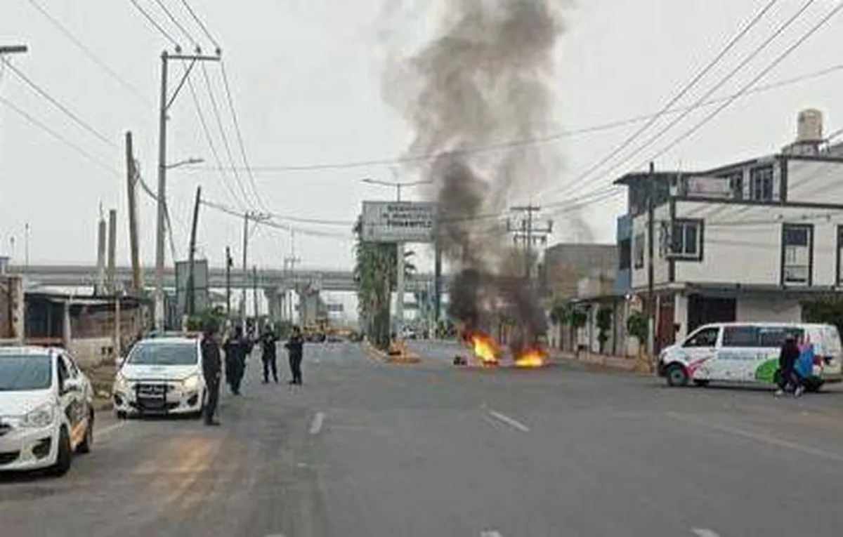 Ejidatarios bloquean acceso al AIFA por conflicto de límites territoriales