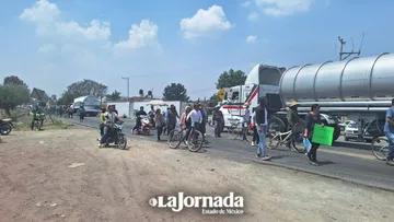 Pobladores de Teotihuacán bloquean paso a piperos por saqueo de agua