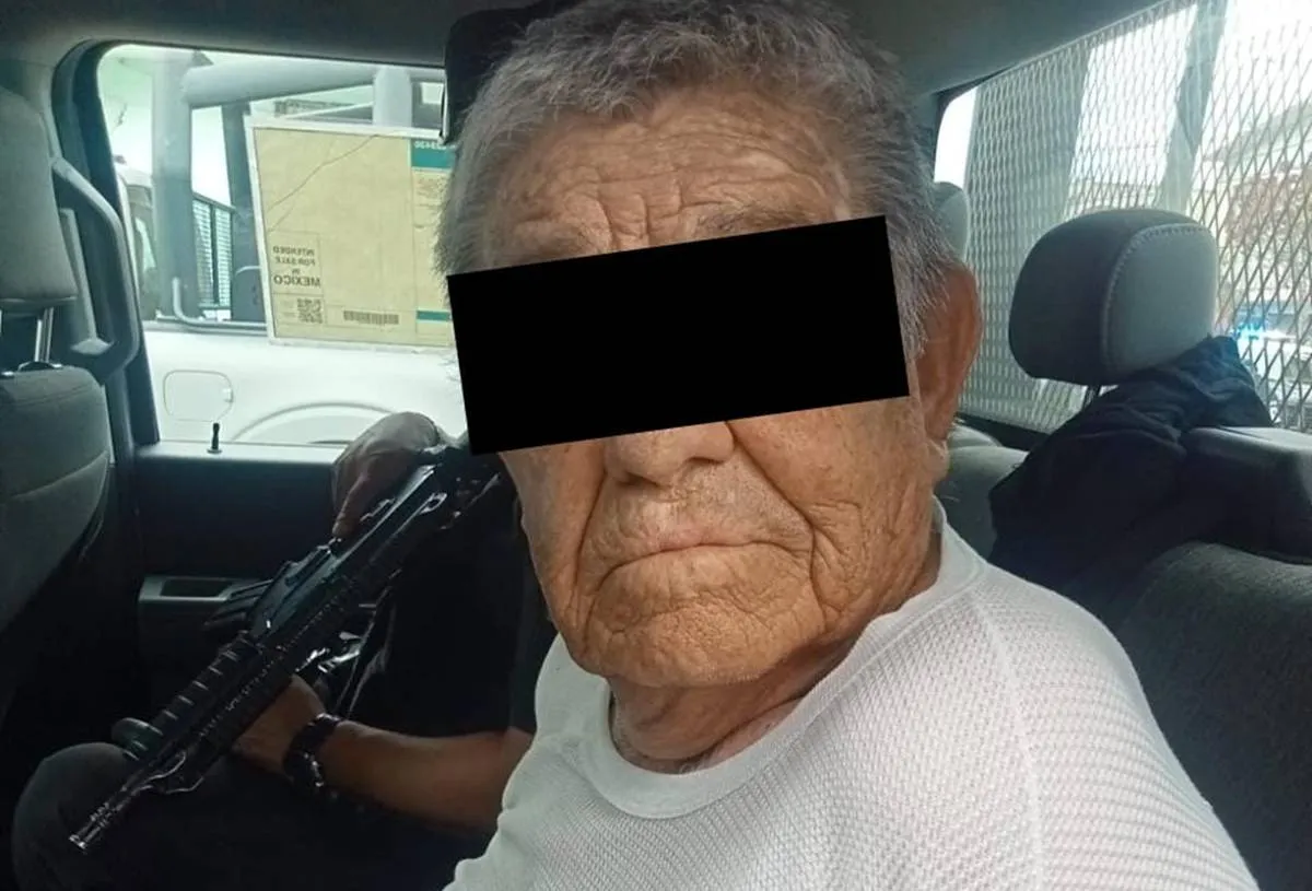 Ecatepec: Adulto mayor amenazaba con arma a mujeres desde su ventana