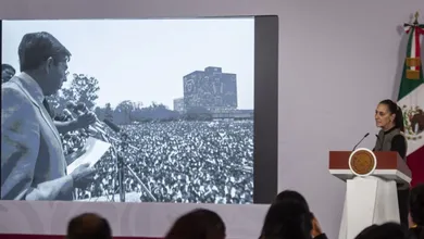 Claudia Sheinbaum destaca honestidad y democracia en homenaje a Cuauhtémoc Cárdenas.