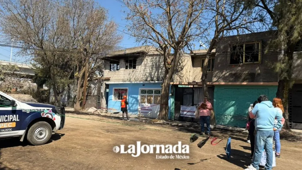 Familias lo pierden todo tras incendio de bodega clandestina en Ecatepec