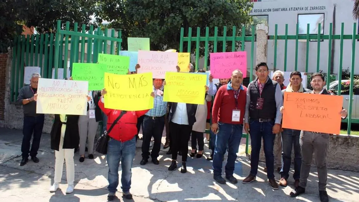 Trabajadores de Regularización Sanitaria en Atizapán realizan paro indefinido de labores