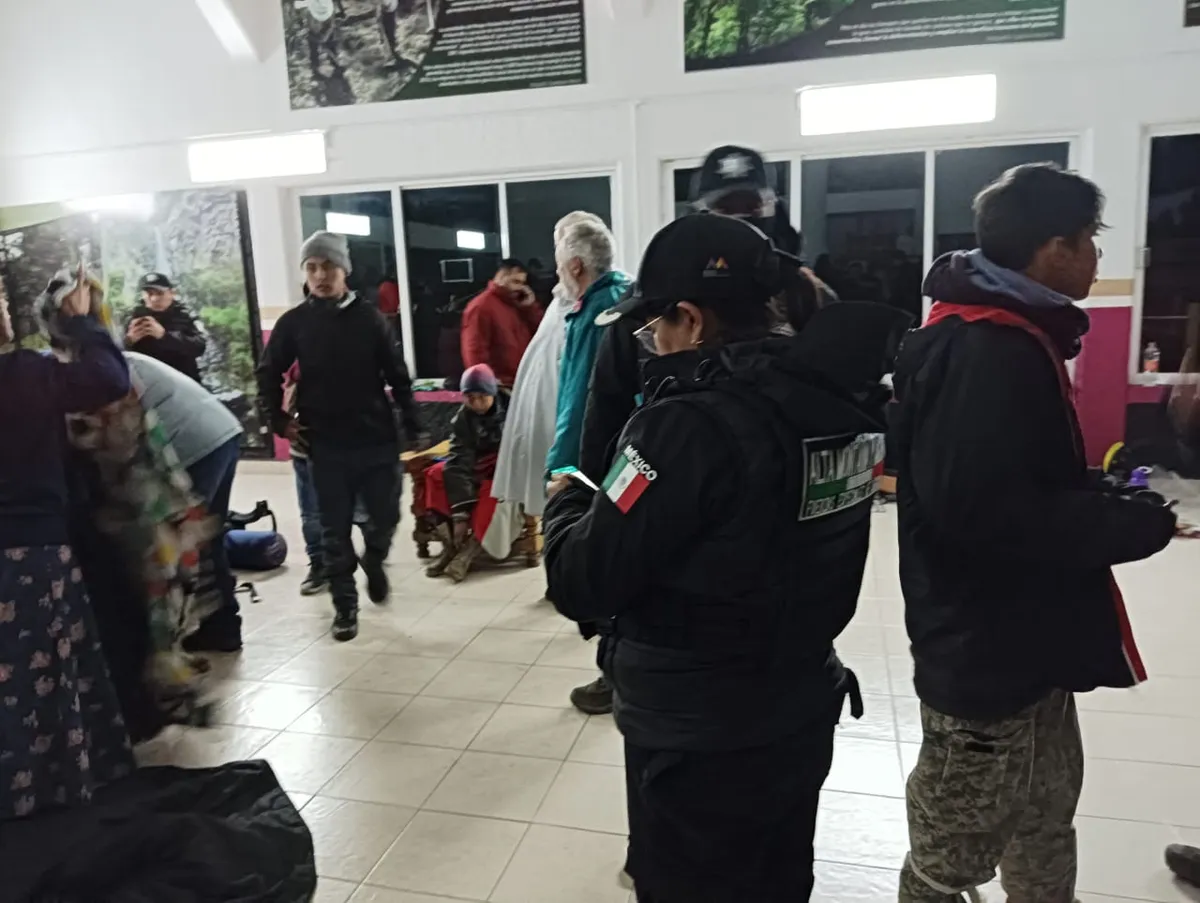 Rescatan a 39 personas extraviadas en el volcán Iztaccíhuatl