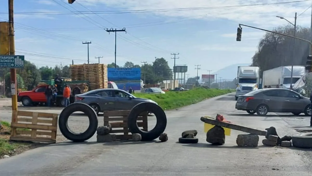 Ocoyoacac: Pobladores de San Pedro Cholula realizan bloqueo