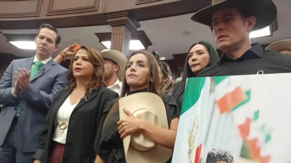 La viuda de Carlos Manzo asumió la presidencia en Uruapan tras el asesinato del alcalde.