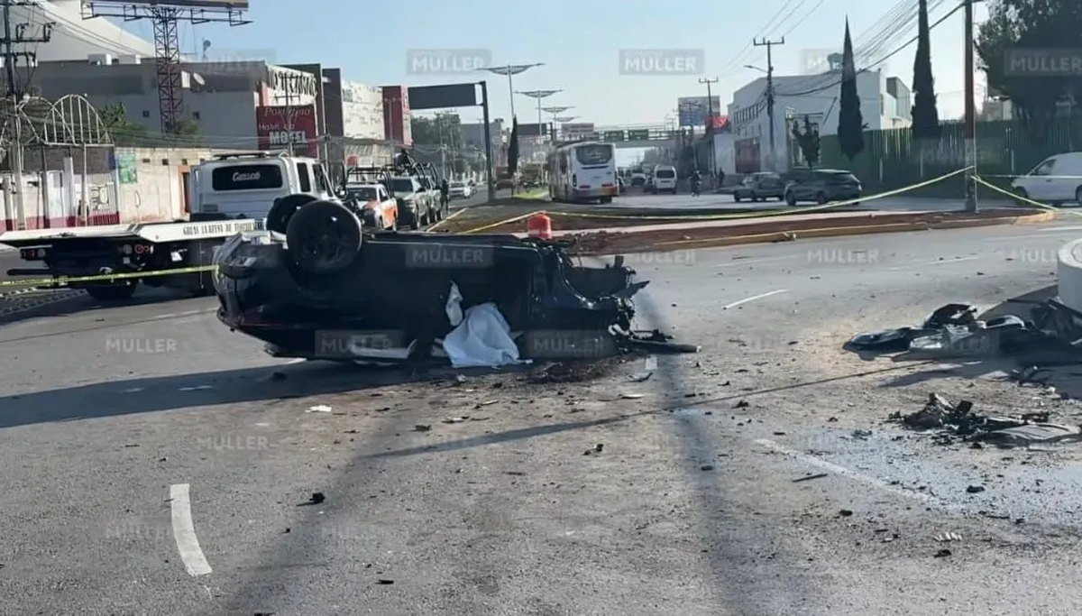 Mueren dos militares tras volcadura en Tecámac