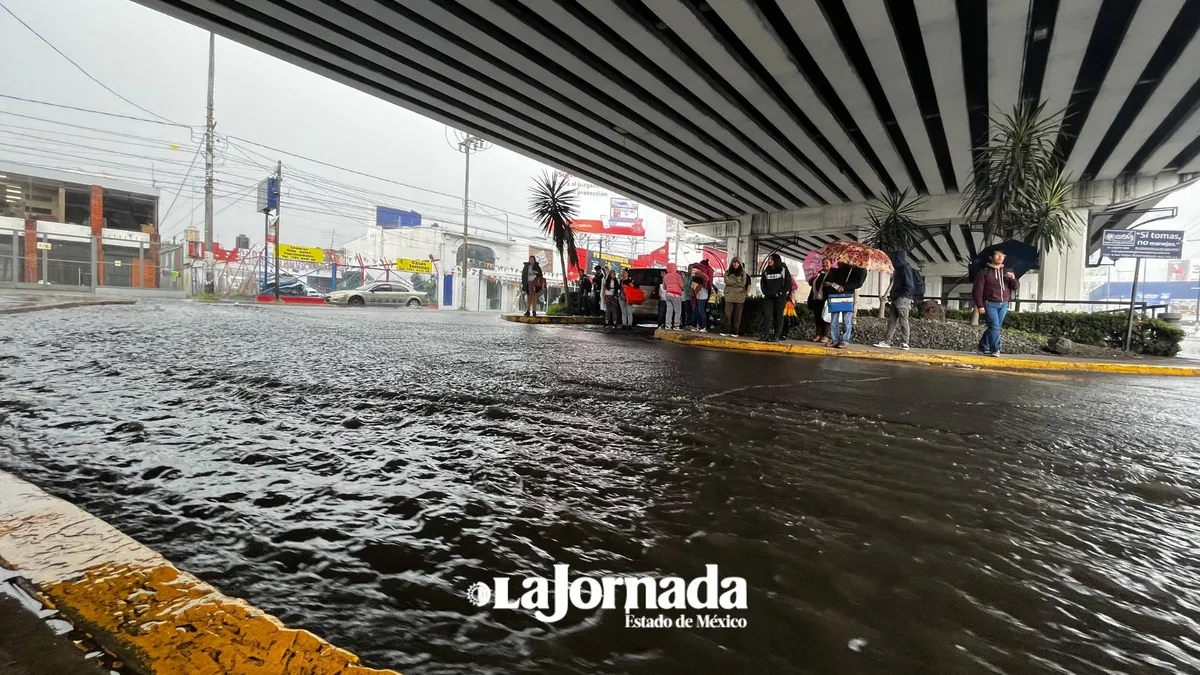 Lluvias provocan inundaciones en Toluca y Metepec