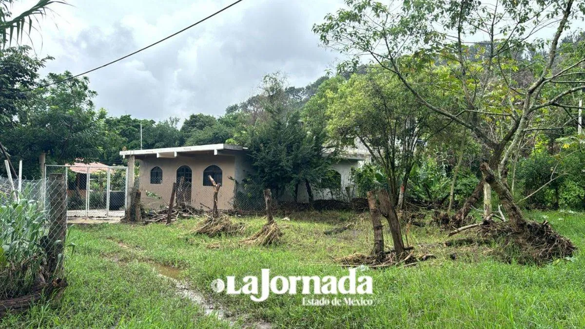 Tejupilco: Abandonan primeras viviendas en riesgo por río Rincón de López