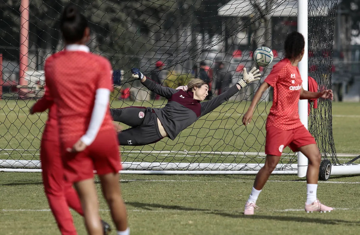 Duelo ante Querétaro, una oportunidad de sacudirse la derrota para las diablas