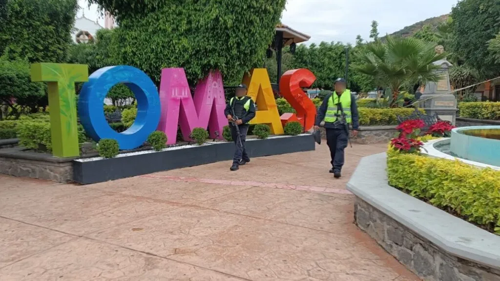 Edomex implementa operativo de seguridad para ciudadanos y turistas en Santo Tomás