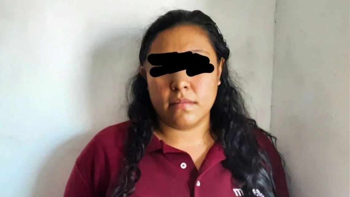 Falsos funcionarios roban cuentas de adultos mayores en Neza