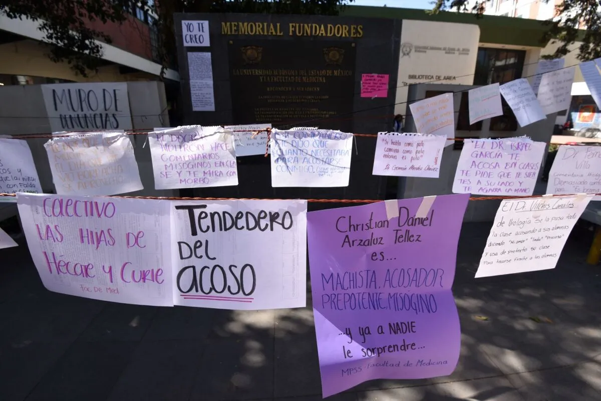Realizan tendedero de denuncias en Facultad de Antropología para denunciar acoso 