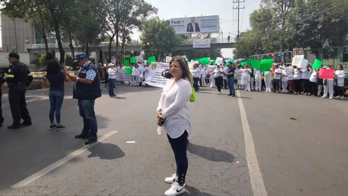 Trabajadores del sector salud de Atizapán hacen plantón porque no tienen insumos