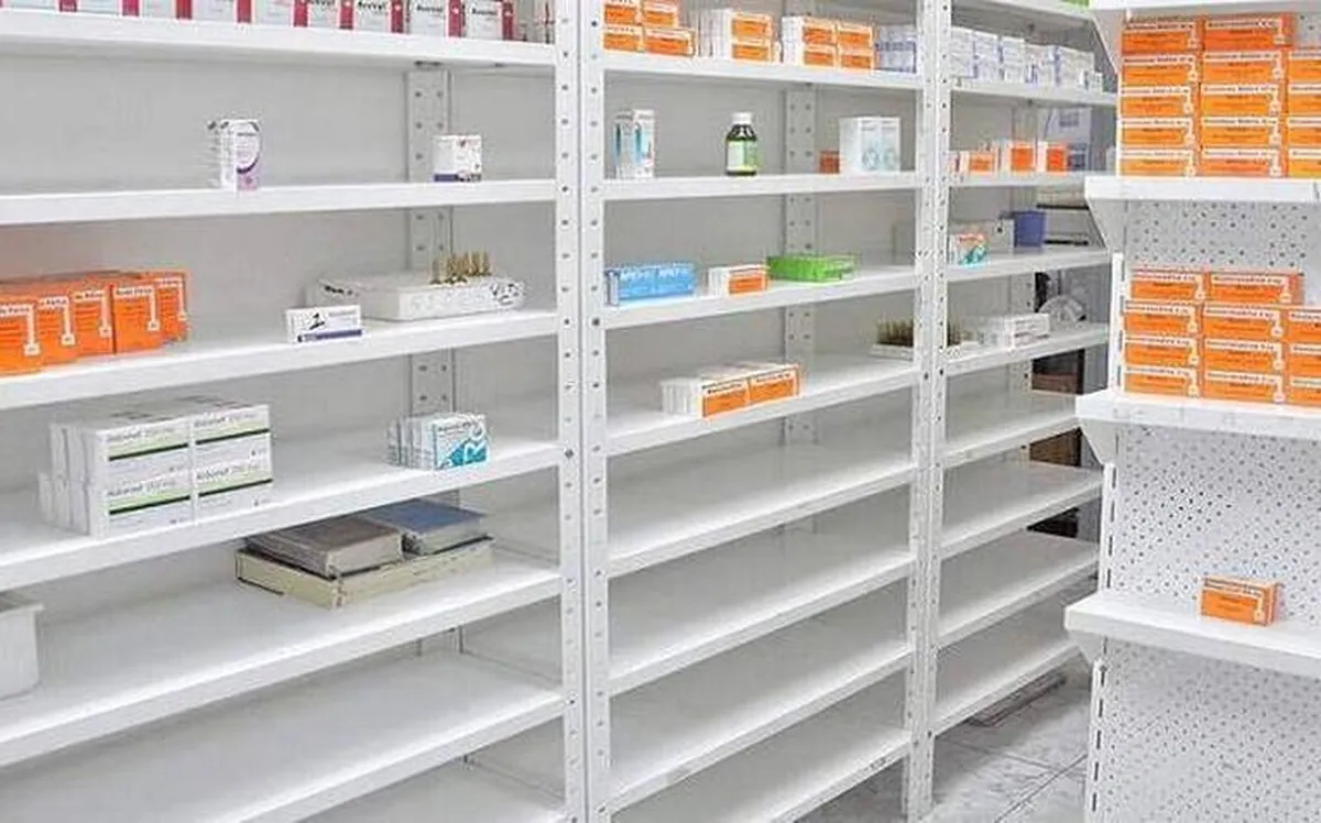 “Mega farmacia” en Edomex permanece vacía