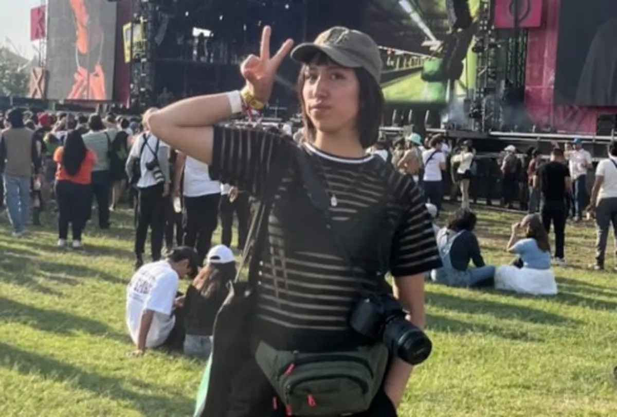 Familiares han denunciado públicamente la desaparición de la cámara profesional que ella portaba al momento del trágico suceso en el Festival Ceremonia 2025.