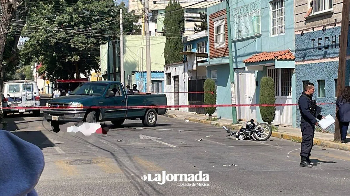Muere motociclista en accidente en la colonia Cuauhtémoc en Toluca