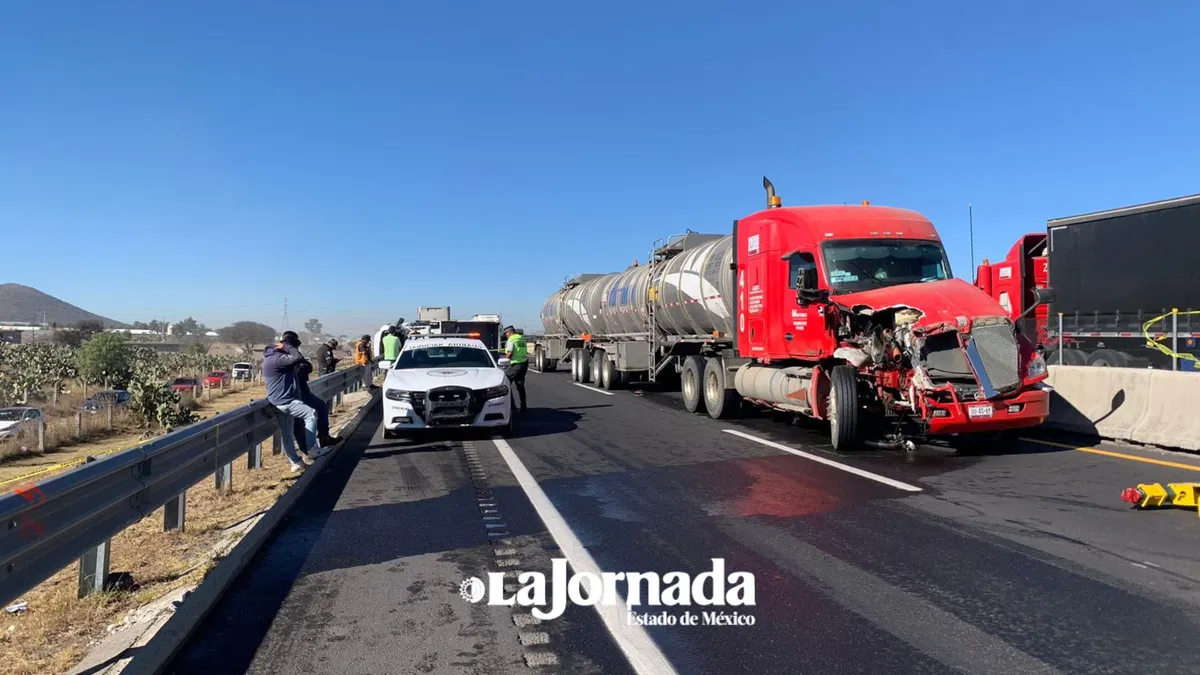 México-Tulancingo: Choque entre tráiler y camión deja un muerto