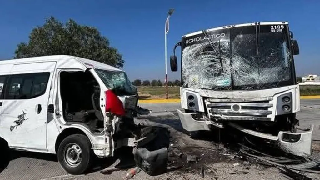Usuarios exigen mayor control al transporte público tras choque en Zumpango