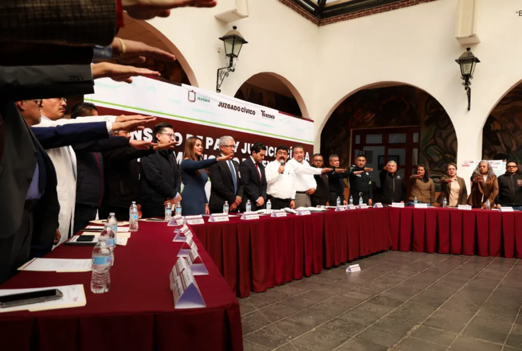 Toman protesta al Consejo Municipal de Paz y Justicia Cívica de Texcoco