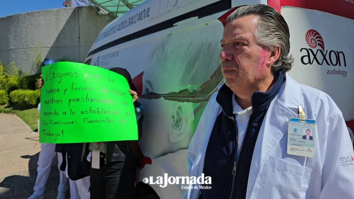 Médicos protestan por derechos y falta de insumos en el Hospital Nicolás San Juan