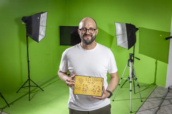 La aplicación se encuentra disponible sin costo en la Play Store, invitando a todos a revivir la historia mexica desde la palma de la mano.