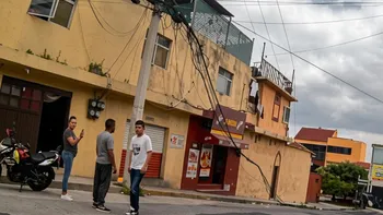 Testigos señalaron que la estructura aparentemente ya estaba vencida y pidieron la intervención de personal especializado.