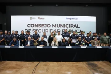 Reconoce Huixquilucan a servidores públicos por atender emergencias con eficacia y valentía