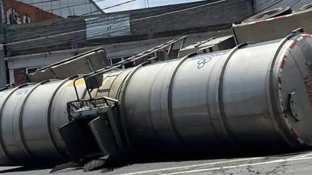 México-Pachuca es cerrada por volcadura de tractocamión
