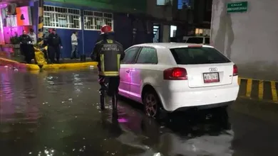 Atienden emergencia por deslave en Jilotzingo tras intensas lluvias, otros municipios afectados fueron Tlalnepantla y Tultitlán.