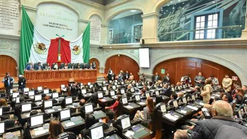Morena proyecta alcanzar hasta 56 diputados y con mayoría calificada; ofrecerá consensos