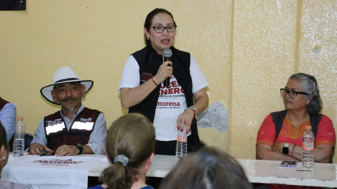 Comerciantes tendrán certeza con cédulas de funcionamiento: Azucena