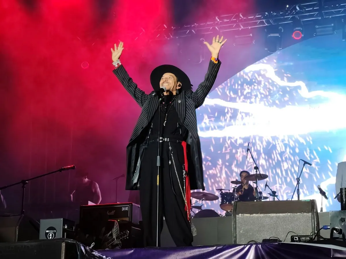 Toluca baila entre pachucos y gardenias con la Vecindad Santanera