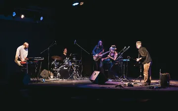 PIE DE FOTO:La nueva etapa de iNFiNiTO combina improvisación, tecnología y experimentación para ofrecer una propuesta musical en constante transformación. Foto Rafael Arriaga