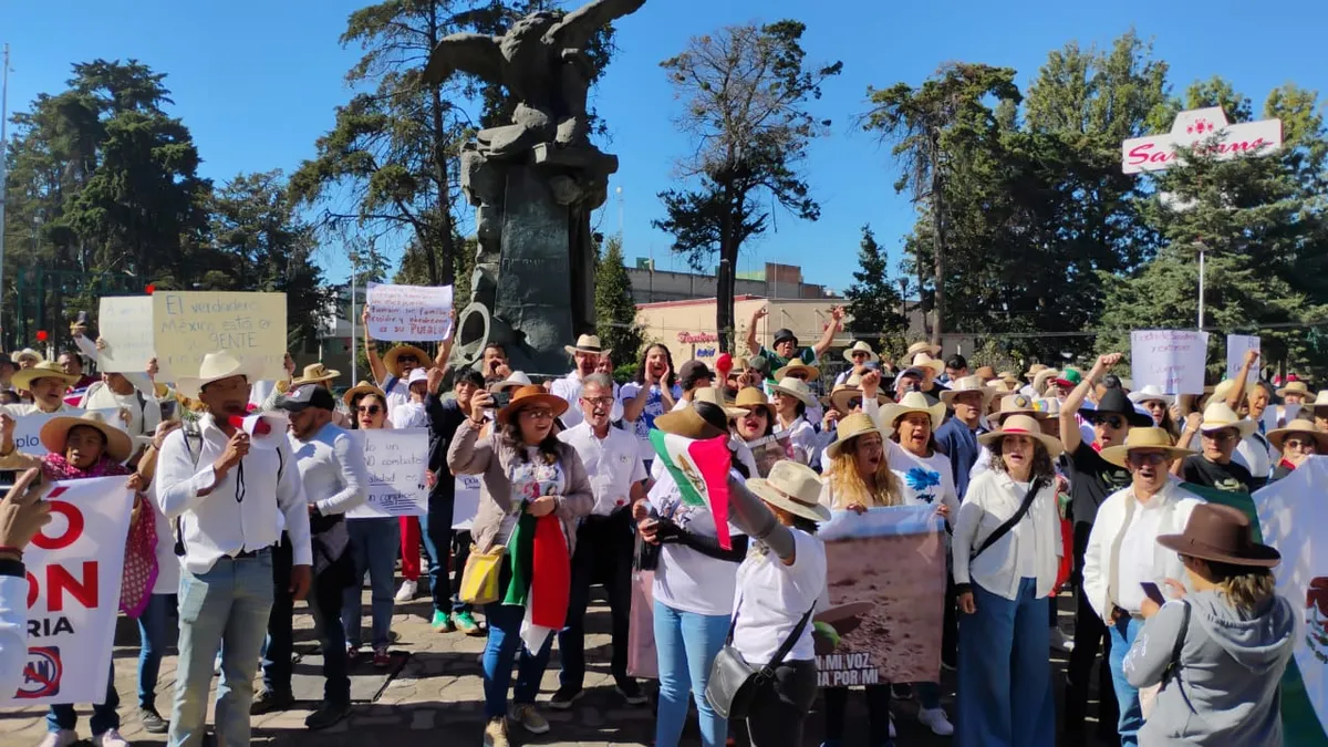 Con marcha exigen justicia para Carlos Manzo en Toluca