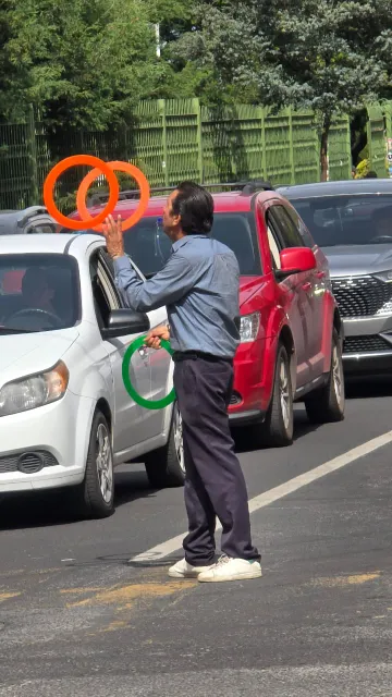 Ganar el pan en noventa segundos con el arte: destreza y riesgo sobre el asfalto