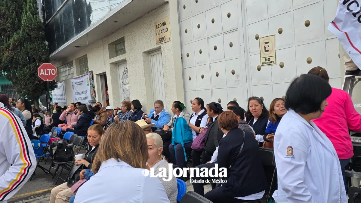 Trabajadores de salud en Toluca anuncian marcha al Palacio de Gobierno