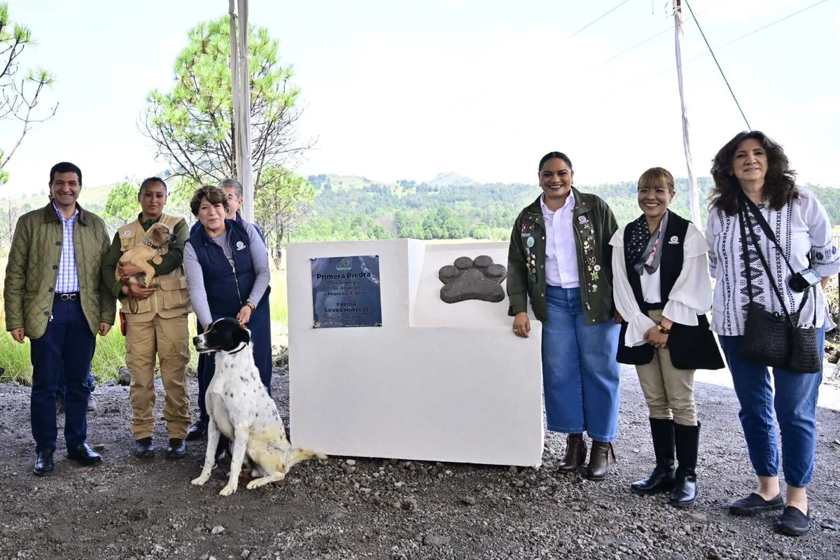 Colocan la primera piedra para el Centro Integral de Atención a Pequeñas Especies en Toluca