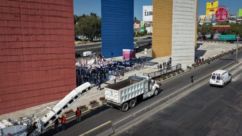 Acompaña alcalde Isaac Montoya a la gobernadora Delfina Gómez a banderazo de la rehabilitación integral del Periférico Norte