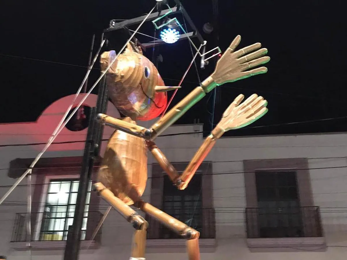 (VIDEO) Realizan marioneta gigante de Pinocho en Mexicaltzingo
