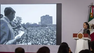 Claudia Sheinbaum destaca honestidad y democracia en homenaje a Cuauhtémoc Cárdenas.