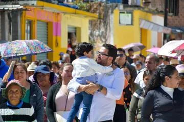 Entrega Adolfo Solis más de un kilómetro de concreto hidráulico en otro acceso a la cabecera de Almoloya de Juárez