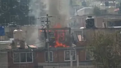 Vecinos de San Cristóbal Huichochitlán reportan casa incendiada