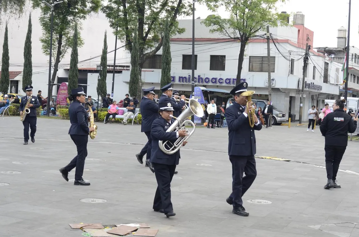 Policía del Edomex sorprende con flashmob