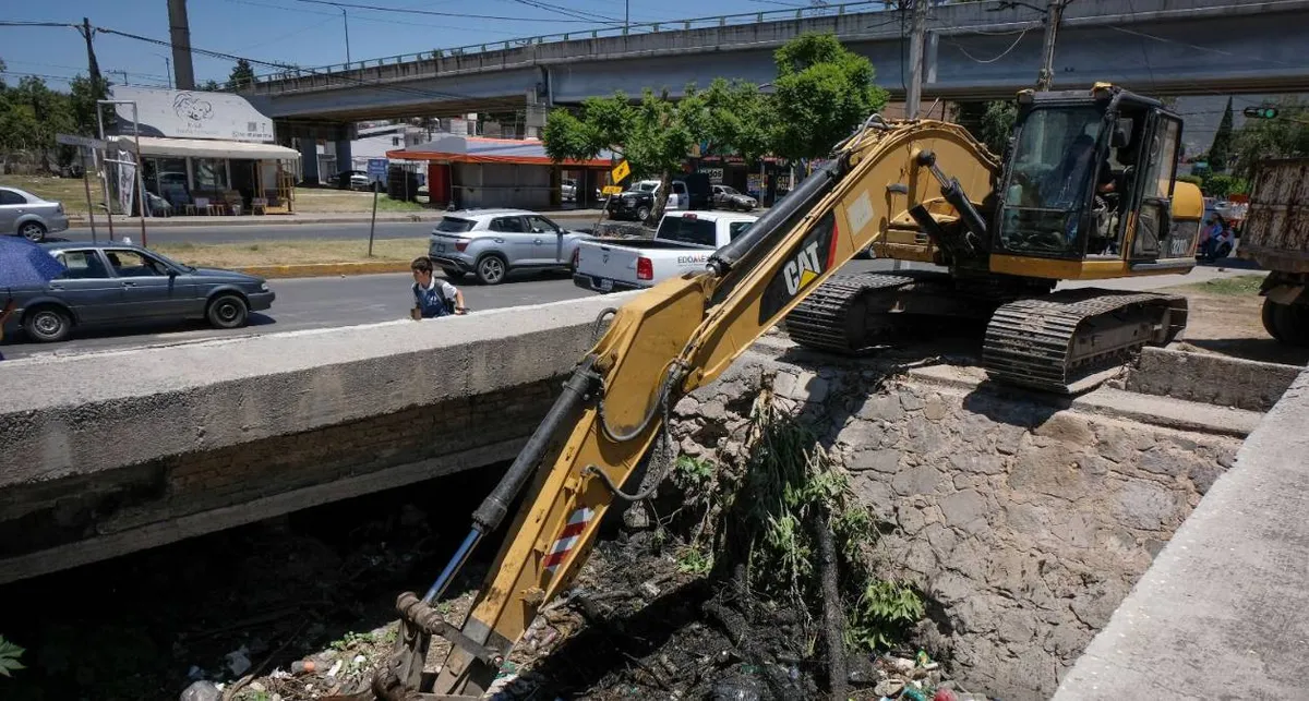 Retiran 200 toneladas de basura en canales y barrancas de Coacalco