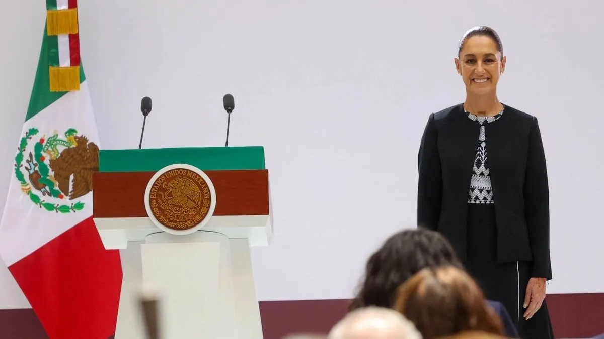Claudia Sheinbaum rinde su primer informe de gobierno en Palacio Nacional, donde presenta avances en seguridad, economía y salud.